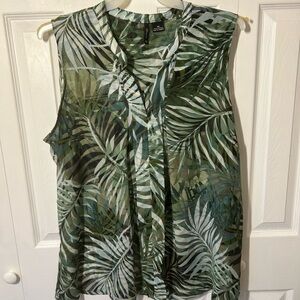 new directions Green Palm-Print Sleeveless Blouse